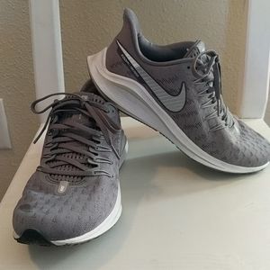Nike Zoom tennis shoes